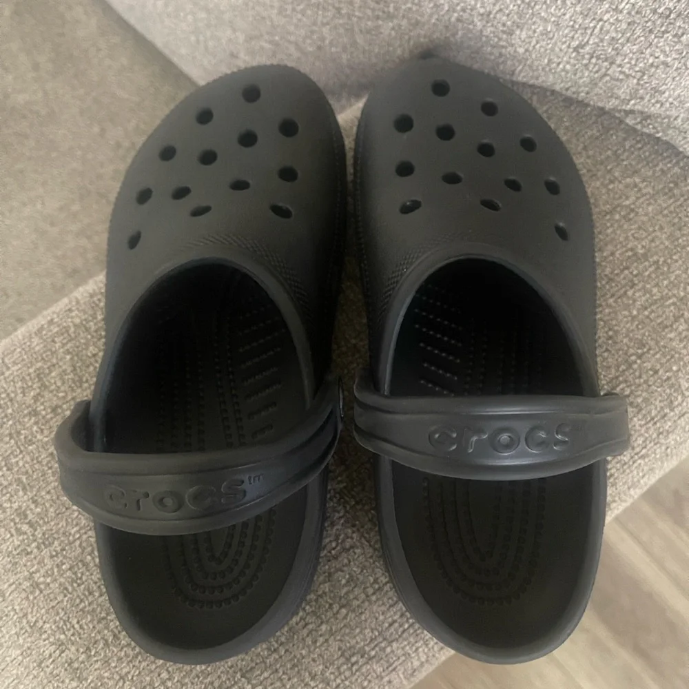 Crocs - Picture 3 of 4
